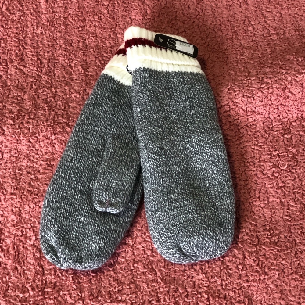 Cozy Gray Knit Mittens with White Cuff - Unbranded
